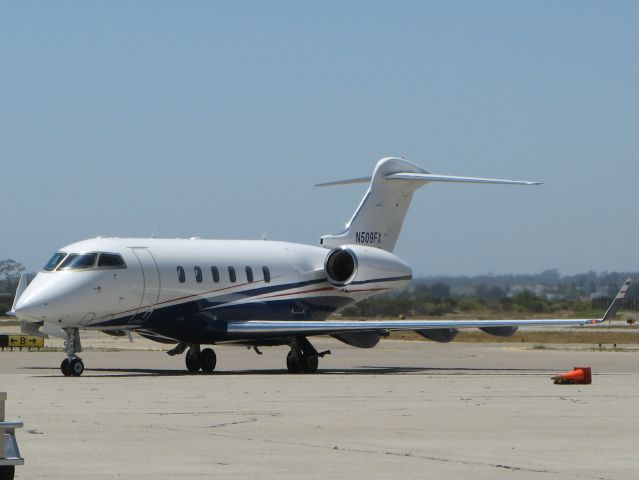 Bombardier Challenger 300 (N509FX)