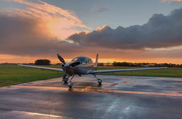 Cirrus SR-22 (VH-PQV) - Dawn Arrival