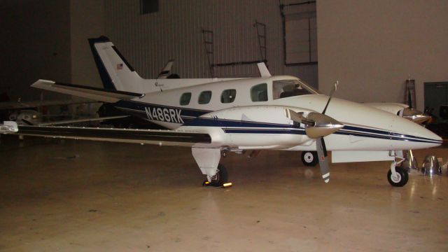 Beechcraft Duke (N486RK)