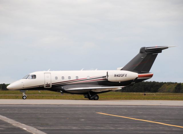 Embraer Legacy 450 (N420FX)