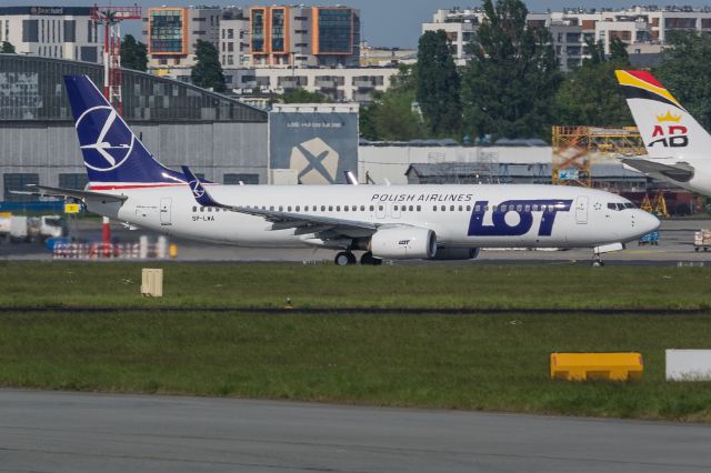 Boeing 737-800 (SP-LWA)