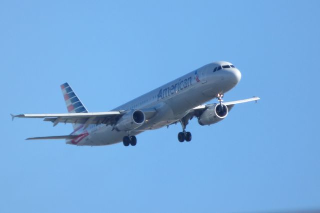 Airbus A321 (N558UW) - Shown here is an American Airline Airbus A321 on final in the Winter of 2018.