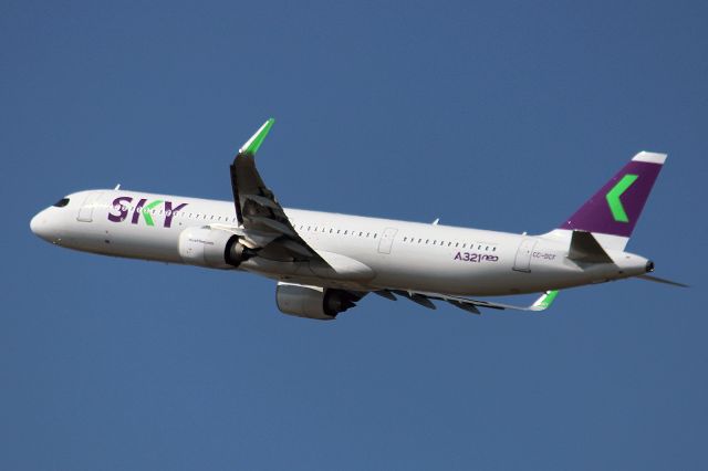 Airbus A321 (CC-DCF)