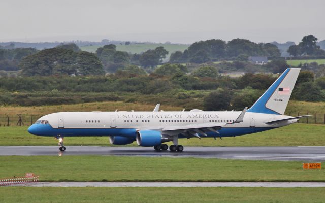 99-0004 — - "sam719" usaf c-32a 99-0004 landing at shannon 2/8/17.