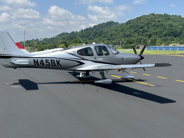 Cirrus SR22 Turbo (N45BK)