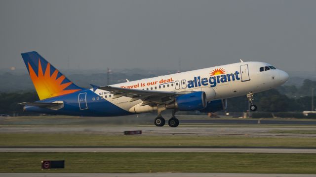 Airbus A319 (N310NV) - Departing 13Rbr /5/11/17