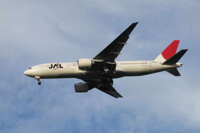 Boeing 777-200 (JA704J)