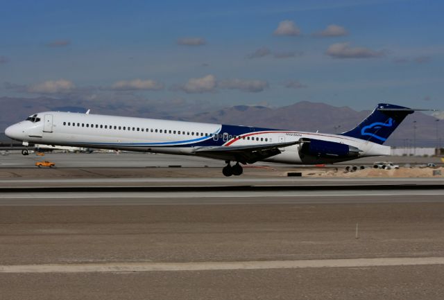 McDonnell Douglas MD-83 (N125MN) - A great surprise about to land on RWY25L at Las Vegas (KLAS/LAS).