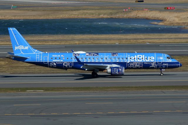 Embraer ERJ-190 (N304JB) - Bluprint taxiing out on Kilo