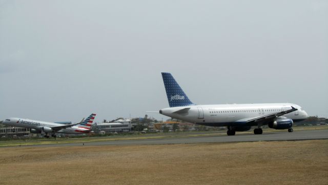 Airbus A320 (N520JB)