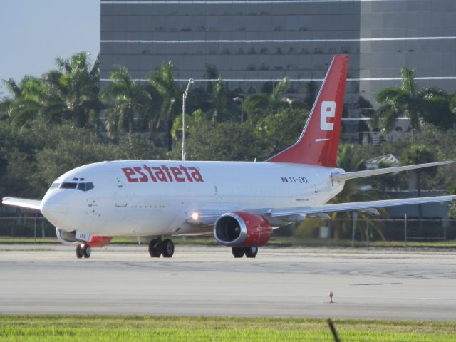 BOEING 737-300 (XA-EMX)