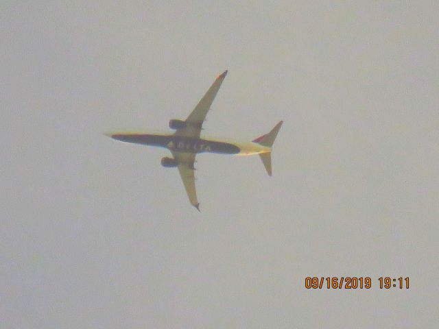 Boeing 737-900 (N869DN)
