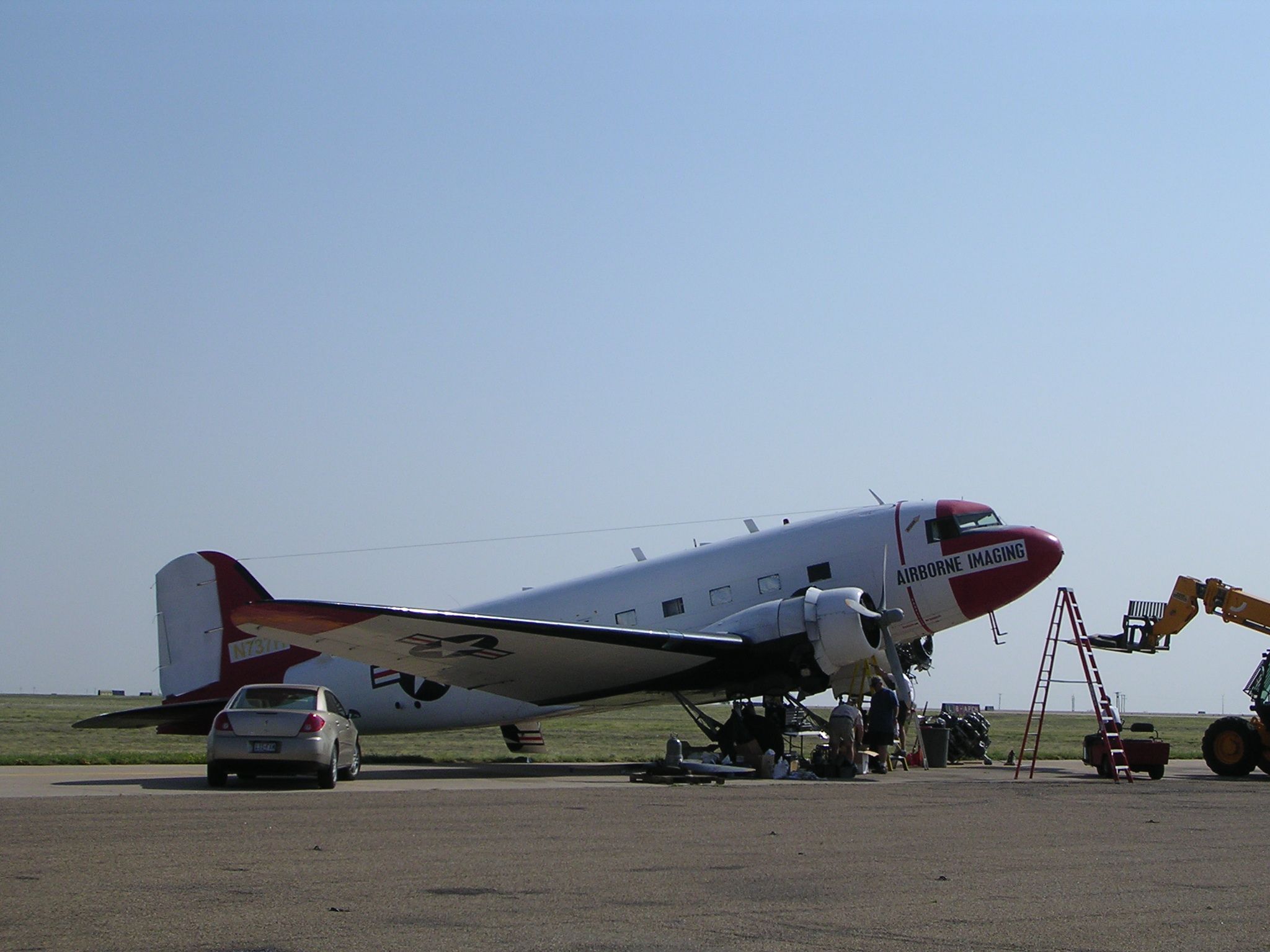 Douglas DC-3 (N737H)