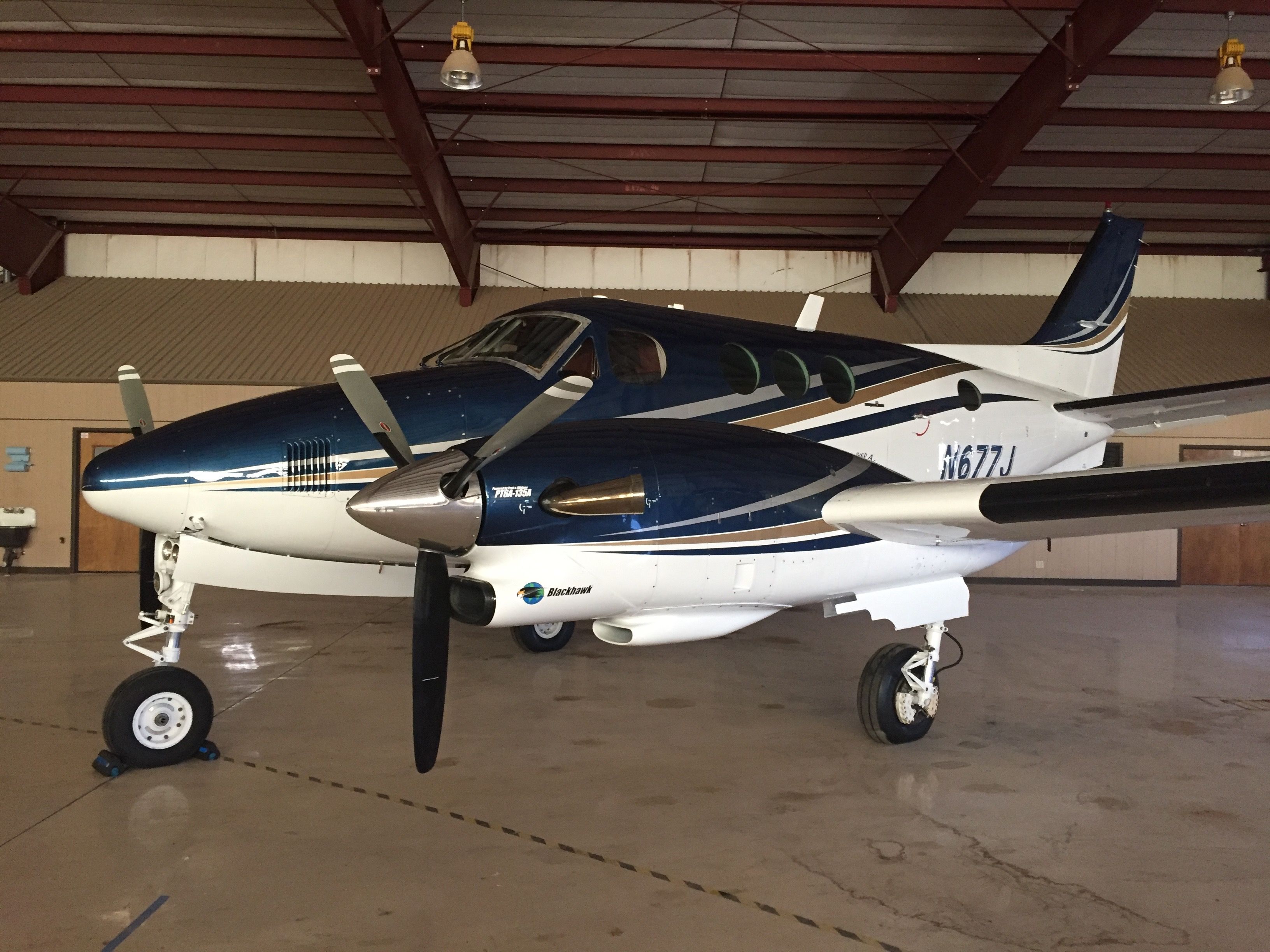 Beechcraft King Air 90 (N677J)