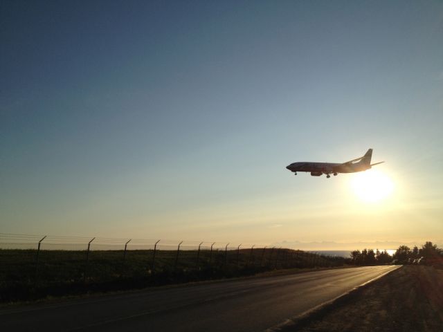 Boeing 737-800 — - Alaska Airlines B738 landing RWY 15 @ PANC