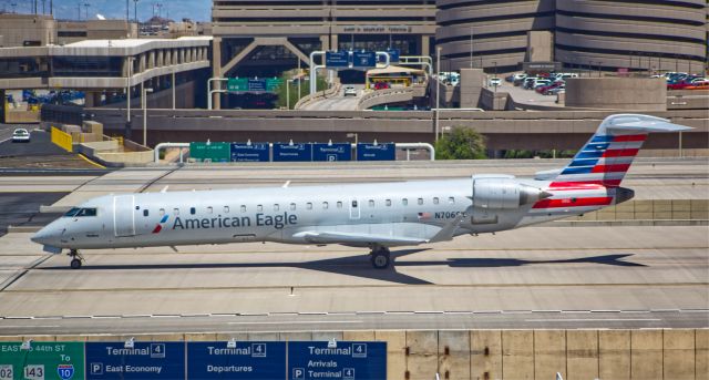 Canadair Regional Jet CRJ-700 (N706SK)