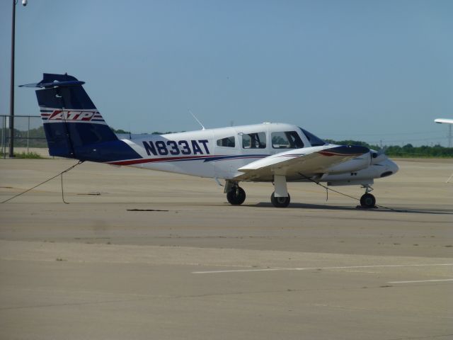 Piper PA-44 Seminole (N833AT)