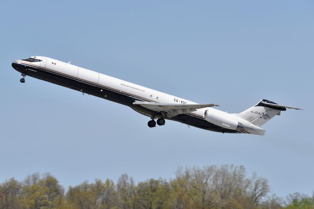 McDonnell Douglas MD-83 (XA-VDC) - 05-10-22