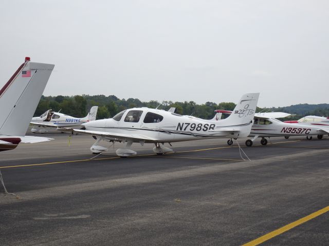 Cirrus SR-22 (N798SR)