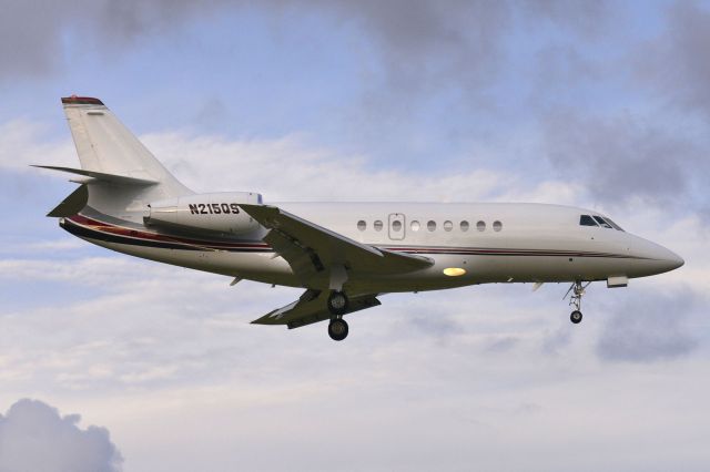 Dassault Falcon 2000 (N215QS)