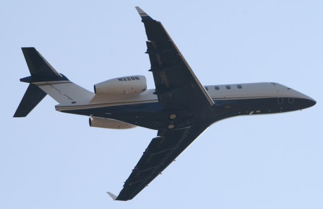 Bombardier Challenger 300 (N228N)