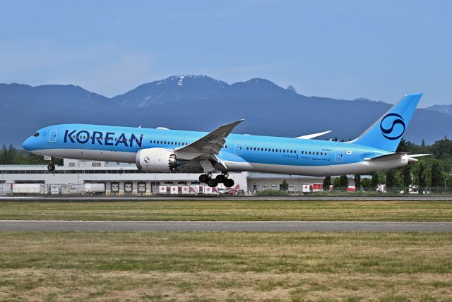 BOEING 787-10 Dreamliner (HL8515)