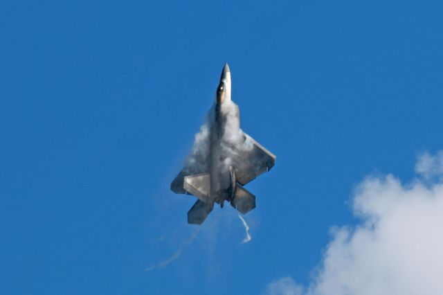 Lockheed F-22 Raptor (04-4072) - A USAF Air Combat Command (ACC) Lockheed Martin F-22A Raptor, 04-4072, cn 645-4072, during rehearsal on 2 Sept 2016 before the Cleveland National Air Show. 