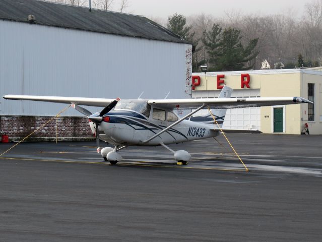 Cessna Skylane (N13433)