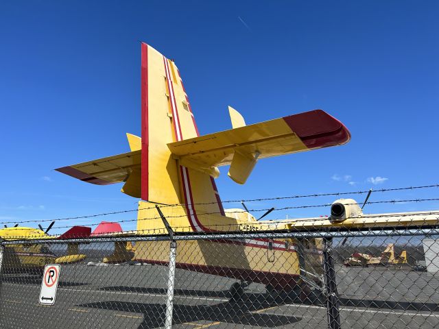 Canadair CL-415 SuperScooper (C-FASE)