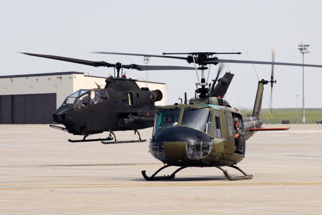 Bell UH-1V Iroquois (N426HF) - Sky Soldiers at Wings Over Whiteman 2010