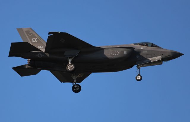 Lockheed F-35C (15-5199)