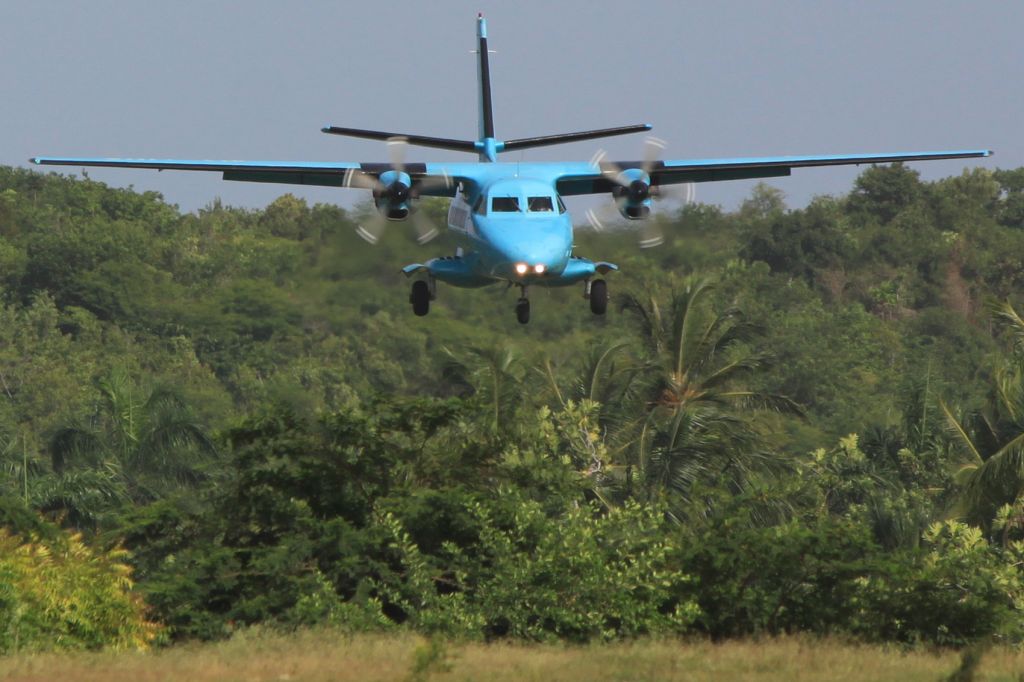 HH-LOG — - The 8 AM flight from Port-au-Prince arrives at Jeremie Airport on 19 June 2012.