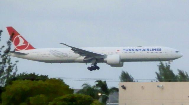 BOEING 777-300ER (TC-JJI) - Going Green!