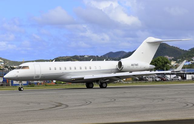 Bombardier Global 5000 (N117MS)