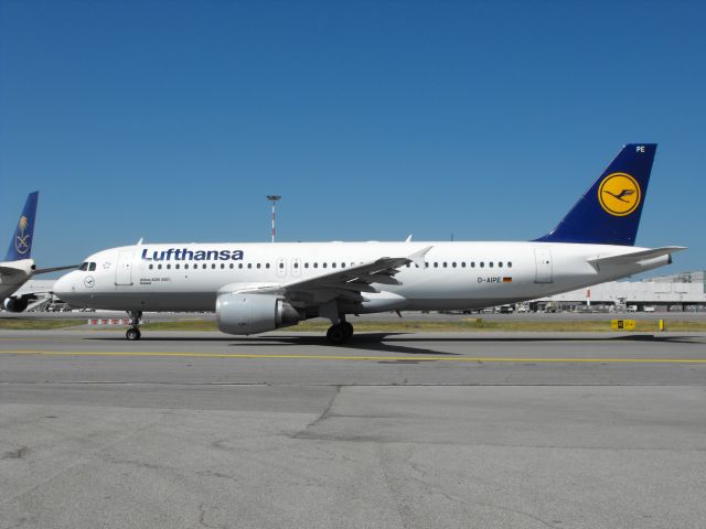 Airbus A321 (D-AIPE)