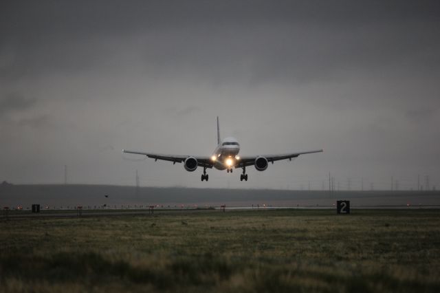 Boeing 757-200 (N550UA)