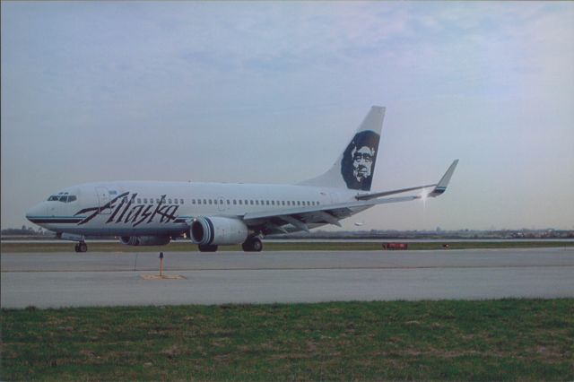 Boeing 737-700 —