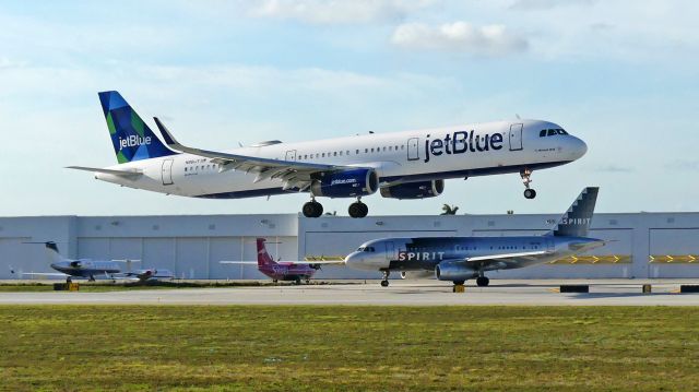 Airbus A321 (N961JT)
