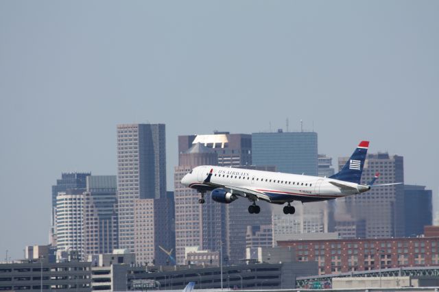 Embraer ERJ-190 (N949UW)