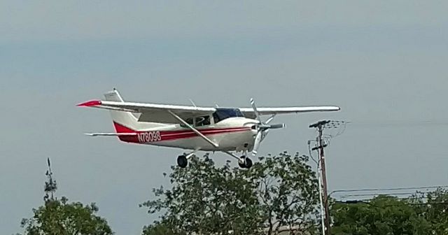 Cessna Skylane (N78098)