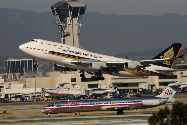 Boeing 747-400 (9V-SPJ)