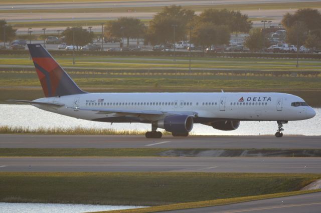 Boeing 757-200 (N751AT)