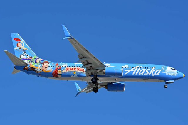 Boeing 737-800 (N537AS) - Alaska Boeing 737-890 N537AS Pixar Pier at Phoenix Sky Harbor on October 23, 2019.