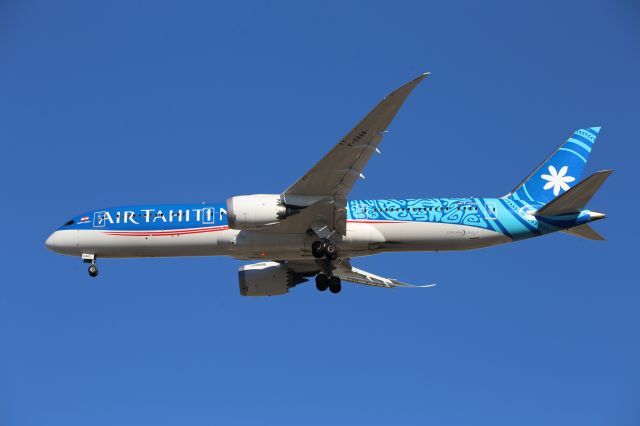 Boeing 787-9 Dreamliner (F-OVAA)