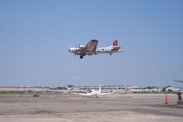 Boeing B-17 Flying Fortress — - B-17 short final at Farmingdale NY.