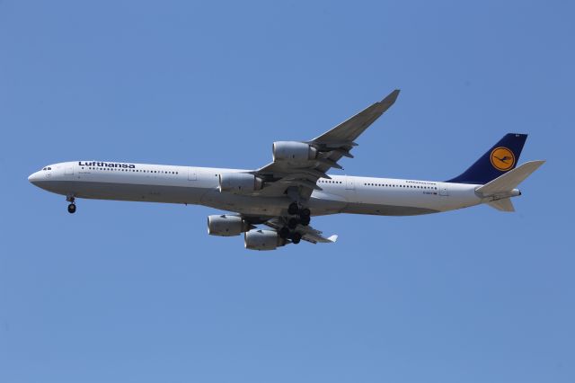 Airbus A340-600 (D-AIHY)