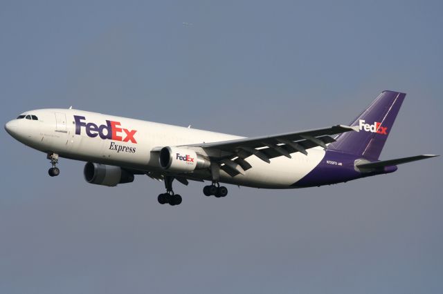 Airbus A300F4-600 (N722FD) - Jul. 8. 2007.