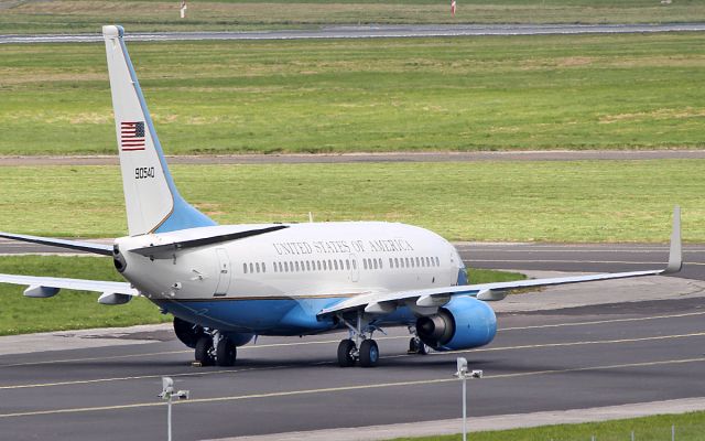 Boeing 737-700 (09-0540) - "spar11" usaf c-40c 09-0540 at shannon 3/5/19.