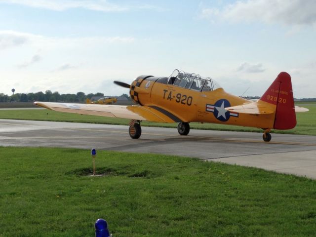 North American T-6 Texan (N55720)