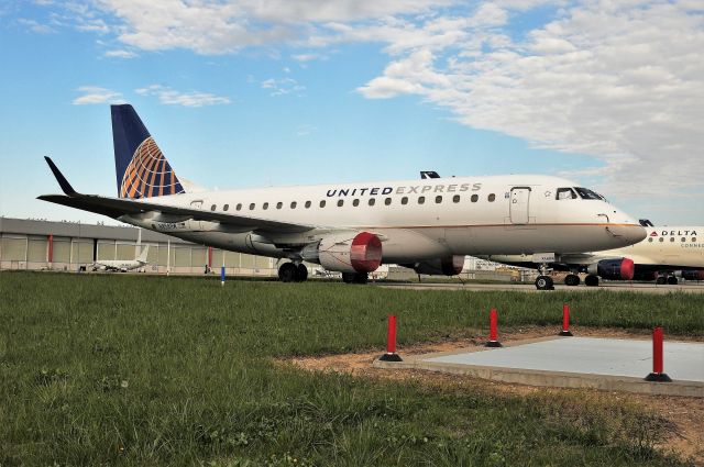 Embraer 170/175 (N858RW) - COVID PARKED FLEET ON POSTAL RAMP